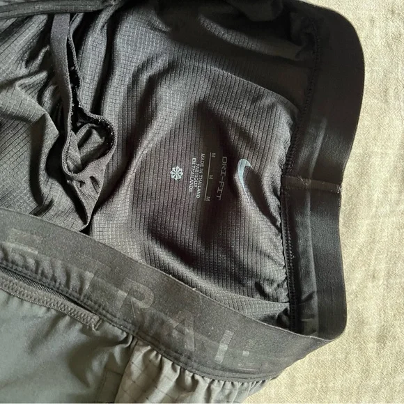Nike Black Athletic Shorts - Picture 2 of 3